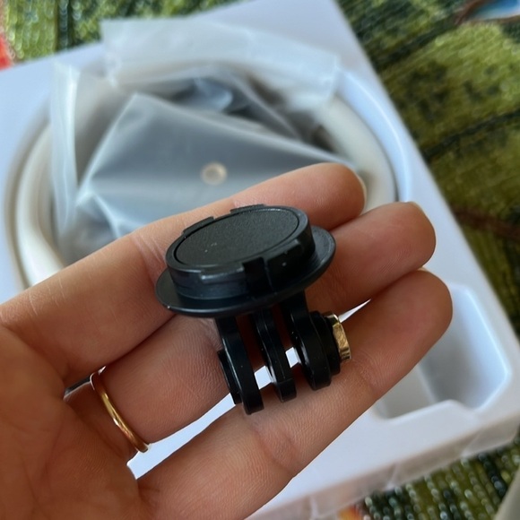 Brand New 3-in-1 Neck Phone Holder Magnetic Chest Mount GoPro Recording Magsafe - Picture 9 of 14